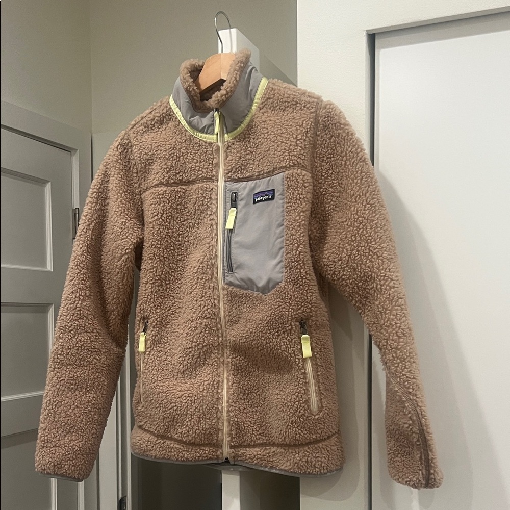 Patagonia Women’s Classic Retro-X Fleece Jacket